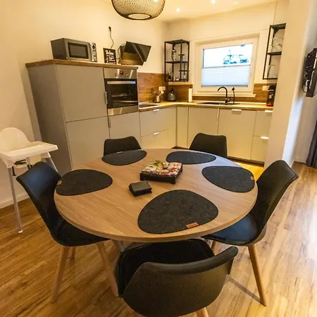 Διαμέρισμα Suedschleife - Wlan - Direkt Am Ring Reimerath